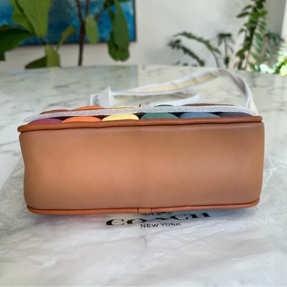 NWT Coach Turnlock Clutch 20 with Rainbow Quilting C4700    Leather Crossbody - Picture 11 of 16